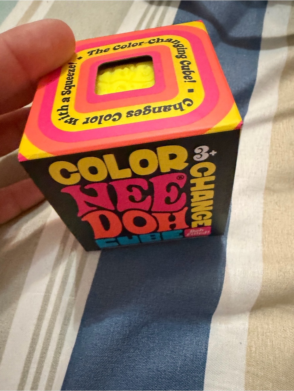 Yellow color change cube needoh